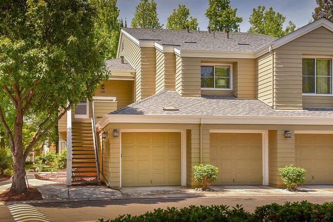 1711 Parkview Green Cir