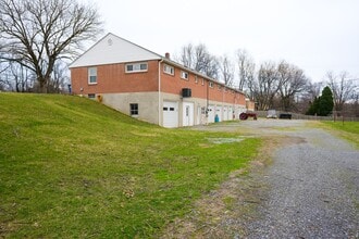2305 River Rd in Middletown, PA - Building Photo - Building Photo