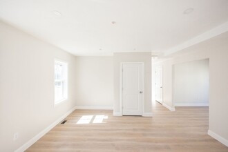 17 Mott St in Worcester, MA - Foto de edificio - Building Photo