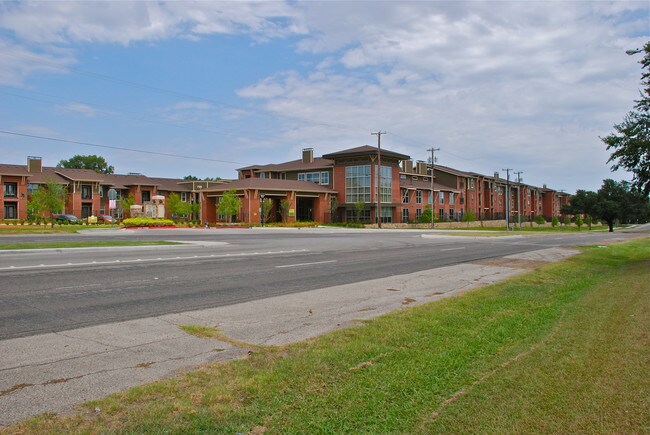 High Point Senior Living in Dallas, TX - Building Photo - Building Photo