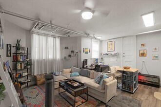 2348 W Addison St in Chicago, IL - Building Photo - Building Photo