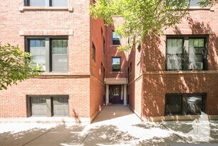 2612 W Gunnison St, Unit 2604-2 in Chicago, IL - Building Photo