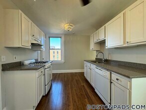 224 Hanover St in Boston, MA - Building Photo - Building Photo