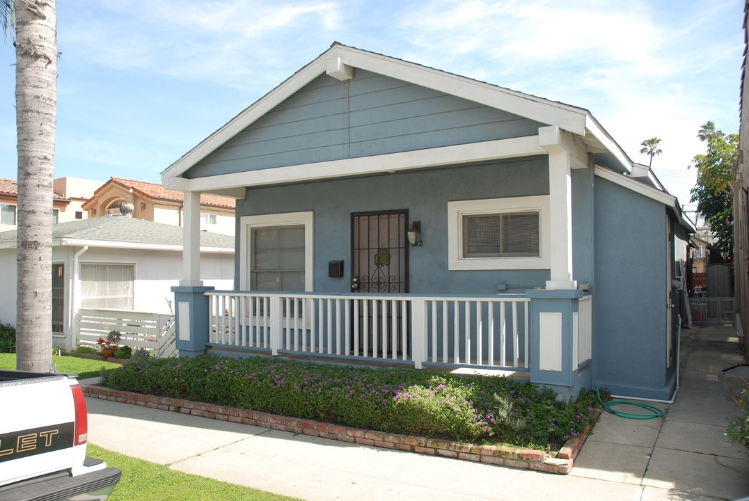 122 10th St in Seal Beach, CA - Building Photo