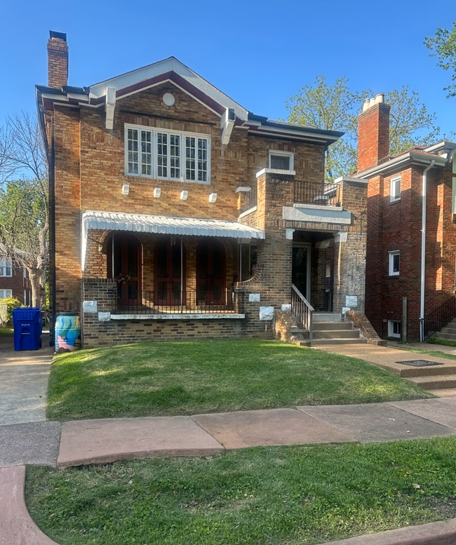 7311 Amherst Ave