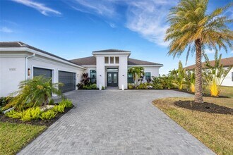 8921 Artisan Wy in Sarasota, FL - Building Photo - Building Photo