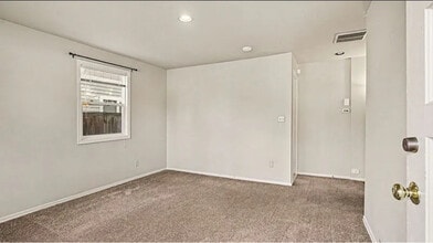 316 32nd Ave E in Seattle, WA - Foto de edificio - Building Photo