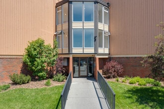 Applewood Village in Calgary, AB - Building Photo - Building Photo