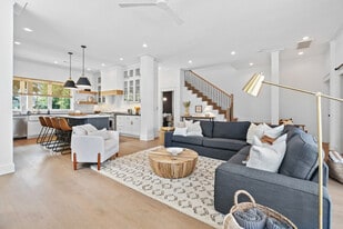 404 NW 4th St in Bentonville, AR - Building Photo