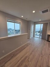 645 Gellert Blvd in Daly City, CA - Building Photo - Building Photo
