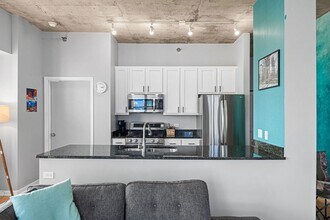 1122 W Catalpa Ave in Chicago, IL - Building Photo - Building Photo