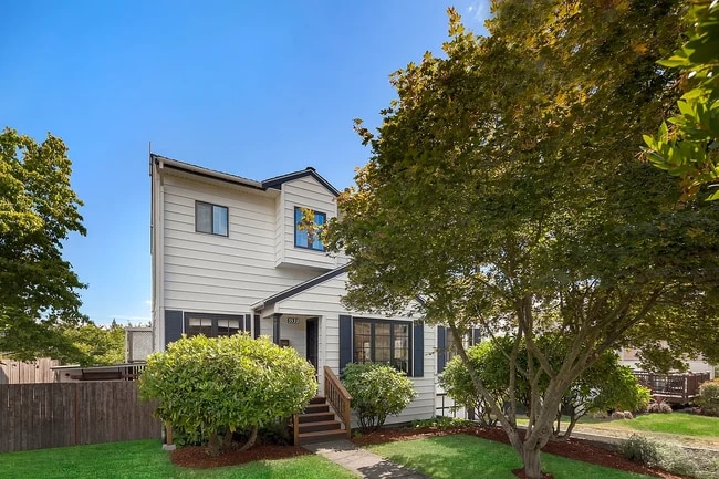 property at 3533 SW Webster St