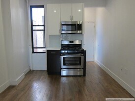 523 W 156th St in New York, NY - Building Photo