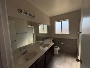 8212 Cottongin Way in Sacramento, CA - Building Photo - Building Photo