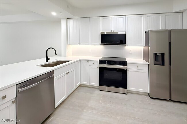 property at 1100 Pine Ridge Rd