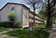 Building Photo - Rosamond Apartamentos in Akron, Ohio
