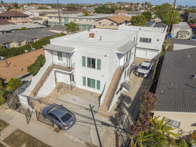 1840 Henderson Ave in Long Beach, CA - Foto de edificio - Primary Photo