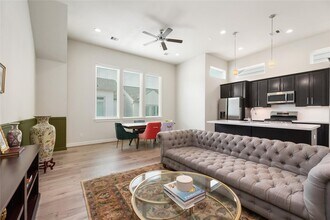 147 Knightsbridge Park Ln in Houston, TX - Building Photo - Building Photo