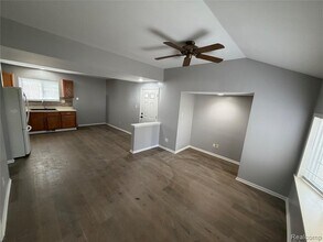 19445 Inkster Rd in Livonia, MI - Building Photo - Building Photo