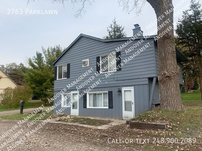 2763 Parklawn Dr in Brighton, MI - Building Photo - Building Photo