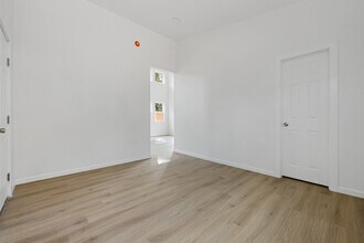 214 Kimble St, Unit A in Modesto, CA - Building Photo - Building Photo