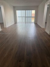 6276 NW 186th St in Hialeah, FL - Building Photo - Building Photo