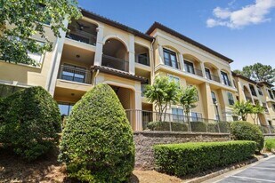 3777 Peachtree Rd in Brookhaven, GA - Building Photo