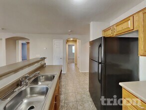 8830 W Toronto Way in Tolleson, AZ - Foto de edificio - Building Photo