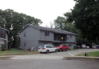 Seymour Village Apartments in Fresno, CA - Building Photo - Building Photo