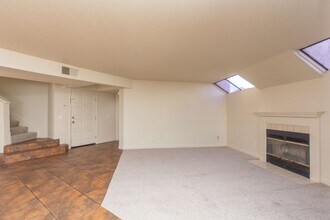 2166 Villa Sonoma Glen in Escondido, CA - Building Photo - Building Photo