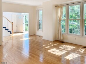 9 Colonial Ct in Montgomery, NJ - Building Photo - Building Photo