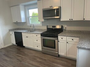 387 Branch Ave in Providence, RI - Building Photo - Building Photo