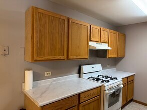 21W581 North Ave, Unit 7 in Lombard, IL - Building Photo - Building Photo