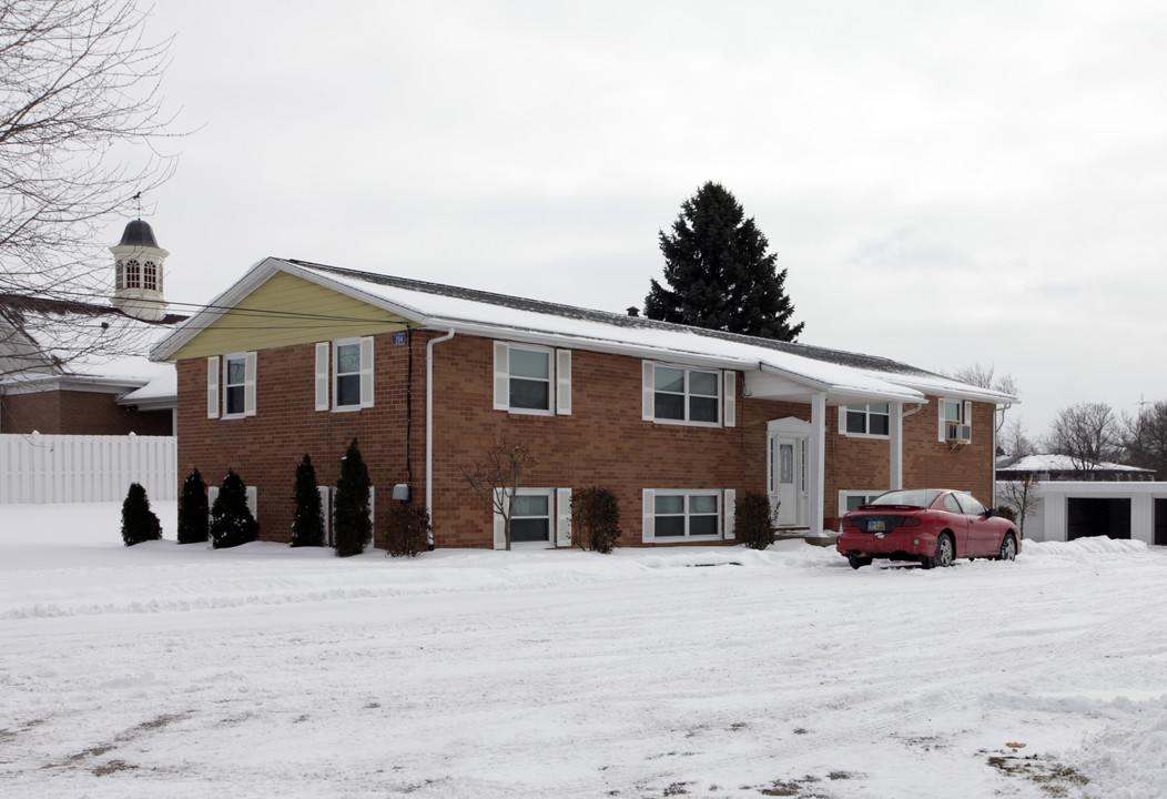 204-210 Kennedy St in Louisville, OH - Building Photo