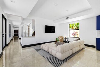 3020 McDonald St in Miami, FL - Building Photo - Building Photo