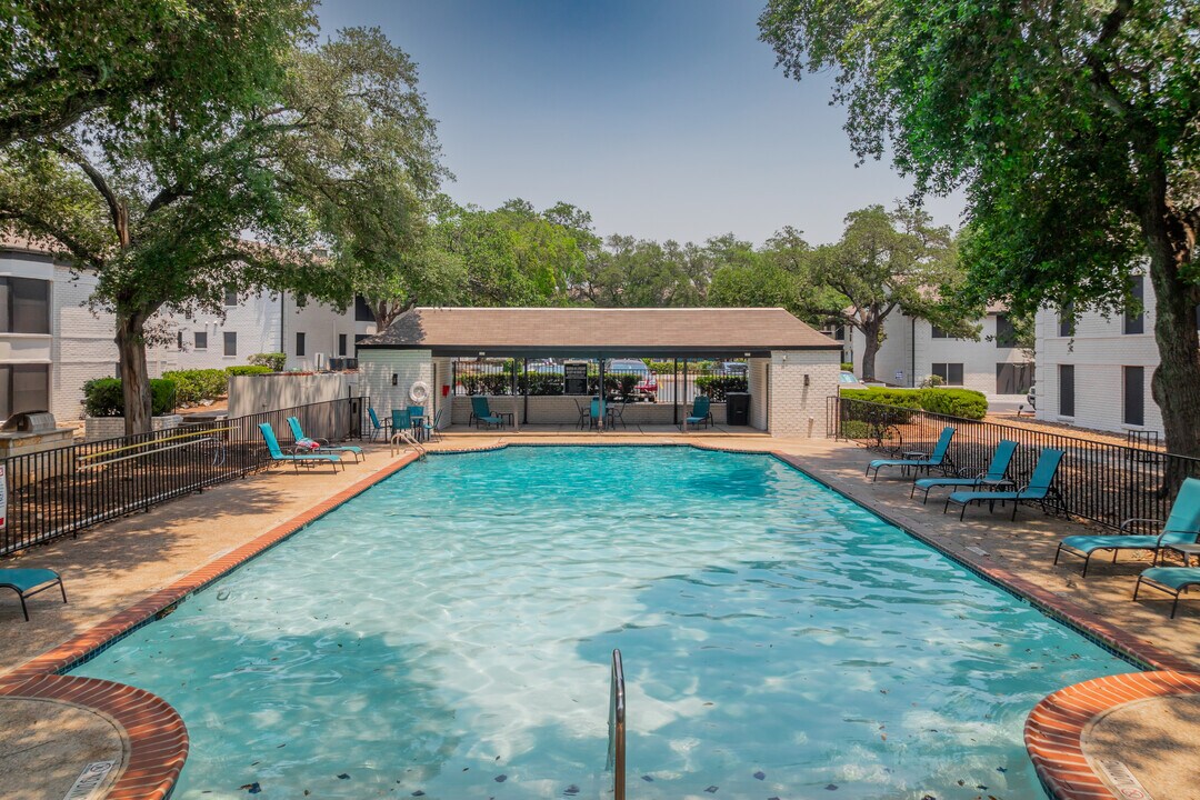 Tanglewood in San Antonio, TX - Foto de edificio