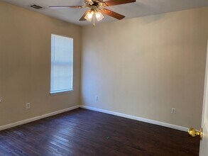 7545 Windsor Oaks in San Antonio, TX - Building Photo - Building Photo