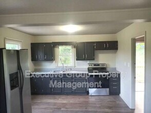 978 Oak Dr in Radcliff, KY - Building Photo - Building Photo