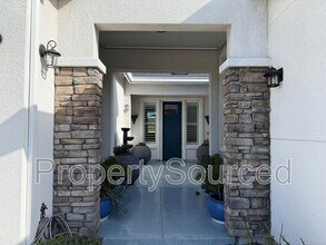 1136 Crescent Ave in Manteca, CA - Building Photo - Building Photo