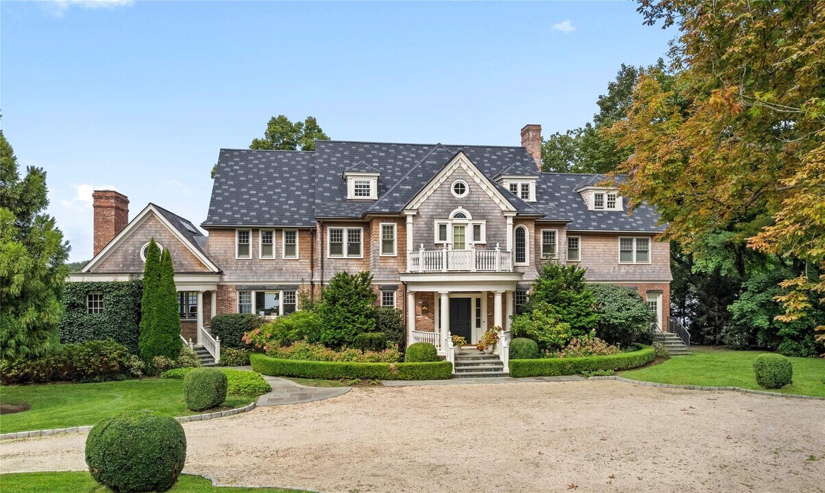 230 Stuyvesant Ave in Rye, NY - Building Photo