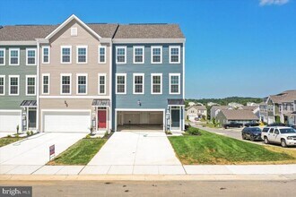 64 Stafford Pl in Falling Waters, WV - Building Photo - Building Photo