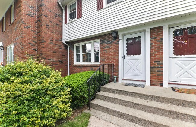 62 Brandywine Ln in Suffield, CT - Building Photo - Building Photo
