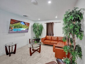 5701 NE 22nd Way in Fort Lauderdale, FL - Building Photo - Building Photo