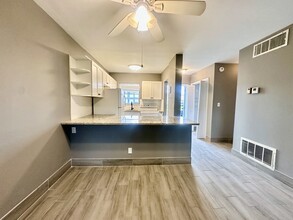 1113 Lake Ter, Unit 107 in Boynton Beach, FL - Building Photo - Building Photo