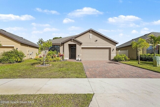 543 Old Country Rd S E in Palm Bay, FL - Foto de edificio - Building Photo