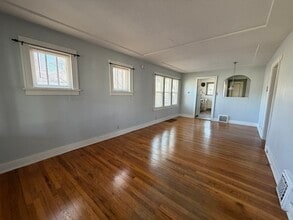 136 E Woodside St in South Bend, IN - Building Photo - Building Photo