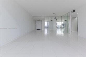 500 Three Islands Boulevard in Hallandale Beach, FL - Building Photo - Building Photo