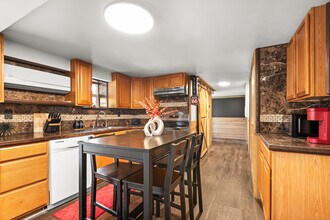 1009 Little Marrowbone Rd, Unit 1009  #b in Ashland City, TN - Foto de edificio - Building Photo