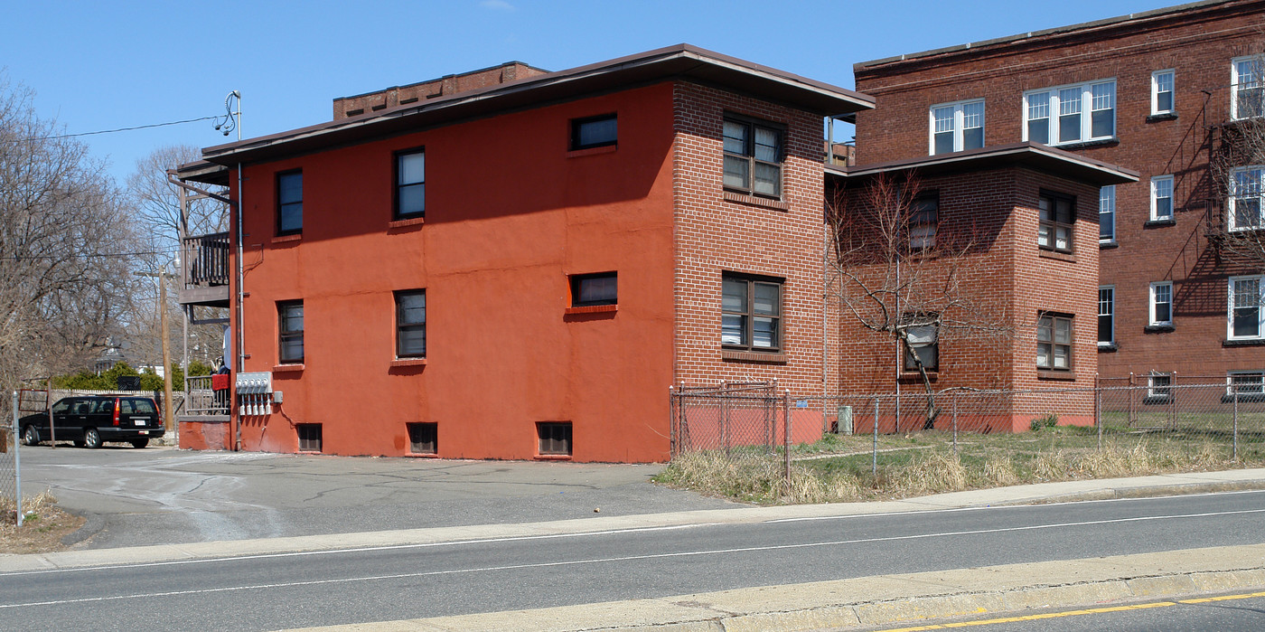 333-335 Beech St in Holyoke, MA - Building Photo