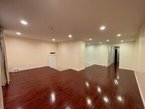 2314 Strahle St, Unit B in Philadelphia, PA - Building Photo - Building Photo